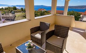 Apartment Nikol - Ckv123 By Interhome